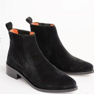 NWT! Penelope Chilvers Mod Suede Boot - Black